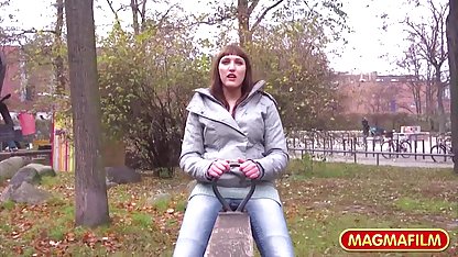 Blondes Mädchen mit  ...